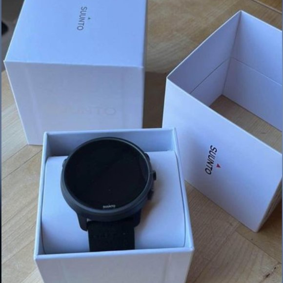 Suunto 7 Matte Black Titanium Smart Watch **BRAND NEW** - Picture 2 of 4